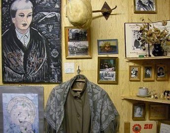 Депутат регионального парламента Александр Шестак поздравил с 25-летием музей саамской литературы и письменности им.Октябрины Вороновой