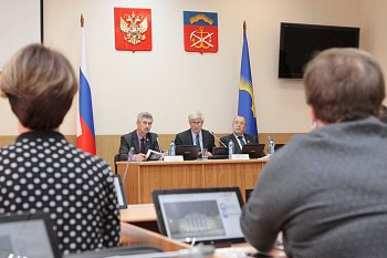 26 сентября в областной Думе состоялось заседание комитета по бюджету, финансам и налогам под председательством Бориса Пищулина