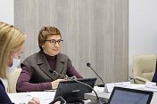 В областной Думе прошло заседание комитета по образованию, науке, культуре, делам семьи, молодежи и спорту под председательством Ларисы Кругловой