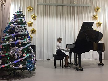 В Детской школе искусств г. Полярный состоялся ежегодный межмуниципальный конкурс пианистов «Играем И.С. Баха»