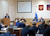 Мурманская областная Дума приняла законопроекты о социальной поддержке семей участников специальной военной операции