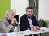 Поддержку семей с детьми в Мурманской области обсудили участники круглого стола