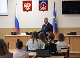 Мурманские школьники познакомились с областной Думой