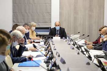 Комитет по экономической политике, энергетике и жилищно-коммунальному хозяйству рекомендовал проект закона об областном бюджете на 2021 год и на последующий плановый период к принятию в первом чтении  