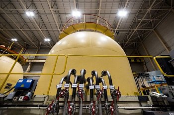 Василий Омельчук: Произведенный впервые в российской атомной энергетике пуск энергоблока ВВЭР-440 после повторного продления срока эксплуатации говорит о мастерстве заполярных атомщиков и большом будущем заполярной энергетики.