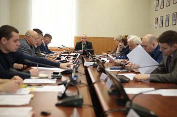 В областной Думе прошло заседание комитета по транспорту, дорожному хозяйству и информатизации под председательством Михаила Антропова