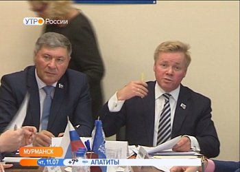 Владимир Мищенко открыл заседание "круглого стола" в мурманской общественной приемной 