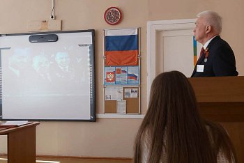 Депутат областной Думы Михаил Белошеев провел выездные заседания «Исторической гостиной» в поселке Енский и Ковдоре