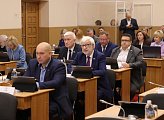 Дума приняла в окончательном виде проект закона об областном бюджете на 2026 год и последующий двухлетний период
