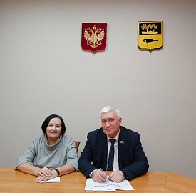 28 ноября провел очередной прием избирателей совместно с депутатом Совета депутатов города Мурманска Телибаевой Наталией Сергеевной