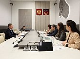В Думе состоялись рабочие встречи Губернатора области Андрея Чибиса с депутатами фракций регионального парламента