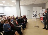 Уважаемые земляки, в нашем городе проживает очень много талантливых людей, одним из них является Дмитрий Анатольевич Ермолаев - поэт, журналист, переводчик, краевед, архивист