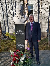 7 октября принял участие в торжественном открытии бюста мурманскому поэту Колычеву Николаю Владимировичу