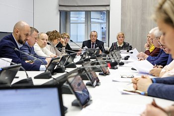 Профильный комитет областной Думы поддержал инициативы об ограничении продажи никотинсодержащей продукции 