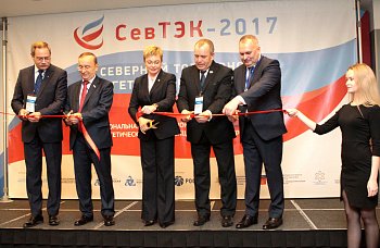 Спикер регионального парламента Сергей Дубовой  и председатель профильного комитета Думы Борис Пищулин приняли участие в открытии XII специализированной выставки-конференции "СевТЭК: Северный топливно-энергетический комплекс 2017"