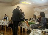 Второй год по инициативе «Женского движения» проходит акция «Цветы мамам Героев»