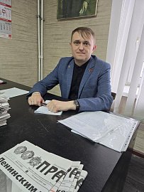 Депутат Мурманской областной Думы Александр Клементьев добился проведения ремонта в одном из подъездов