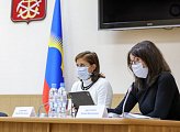 В Думе состоялись рабочие встречи Губернатора области Андрея Чибиса с депутатами фракций регионального парламента