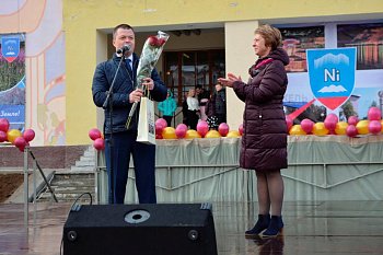 В Никеле отметили День поселка