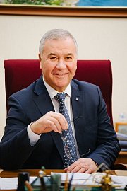 Василий Омельчук поздравил коллег и всех северян с наступающим Новым годом.