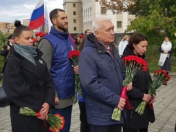 Уважаемые земляки, 8 сентября принял участие в торжественном митинге, посвященном 85-летию подвига 6-й Героической комсомольской батареи