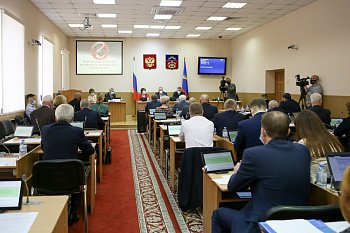 Депутаты приняли в окончательном чтении проект закона об исполнении областного бюджета за 2020 год