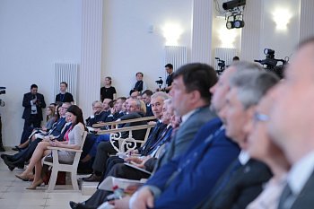 Василий Омельчук принял участие в расширенном заседании областной Думы, заслушавшей отчет врио губернатора области.