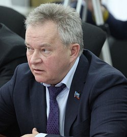 Александр Макаревич направил запрос в областную прокуратуру по поводу принятого региональным парламентом закона