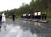 В Мурманской области почтили память экипажа атомного подводного ракетного крейсера "Курск" 