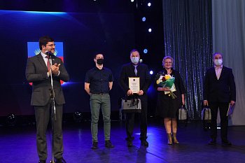 Региональные парламентарии поздравили энергетиков Кольского Заполярья  с профессиональным праздником