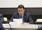 Состоялось заседание комитета по вопросам безопасности, военно-промышленного комплекса, делам военнослужащих и ЗАТО под председательством Михаила Ильиных