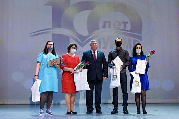 Межпоселенческая библиотека Кольского района отмечает 100 лет