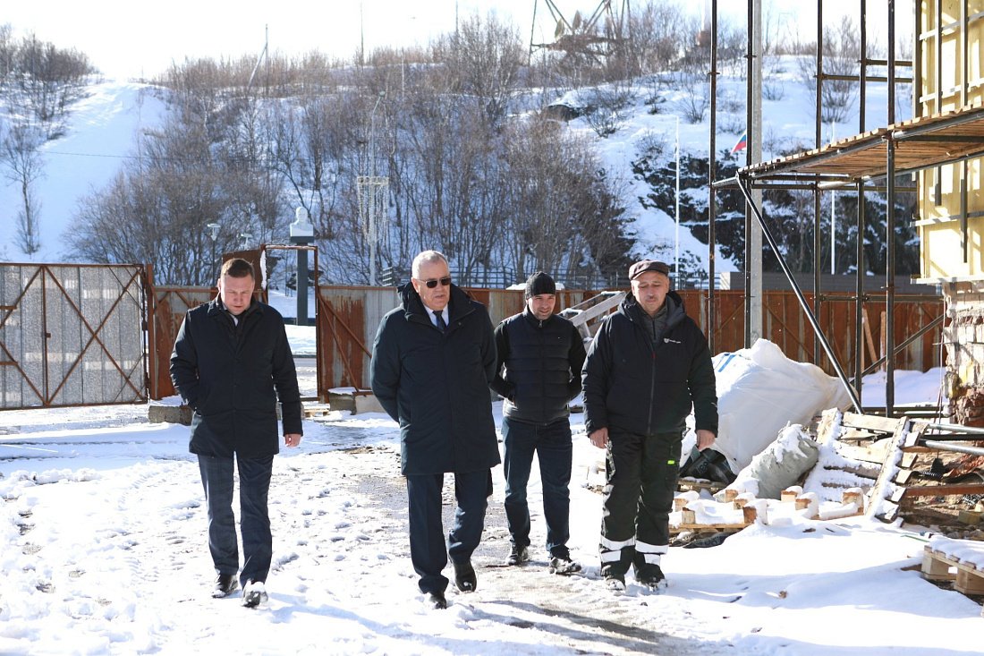 Сергей Дубовой оценил ход ремонтных работ по программе реновации ЗАТО в Заозерске