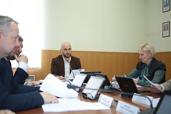 В региональном парламенте прошло заседание комитета по экономической политике, энергетике и жилищно-коммунальному хозяйству под председательством Максима Белова