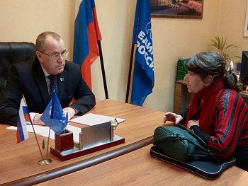 Председатель Мурманской областной Думы Сергей Дубовой провел прием граждан 