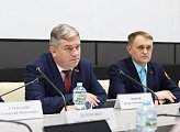Проект областного бюджета на 2023 год был в центре внимания на встречах Губернатора области Андрея Чибиса с депутатами фракций регионального парламента