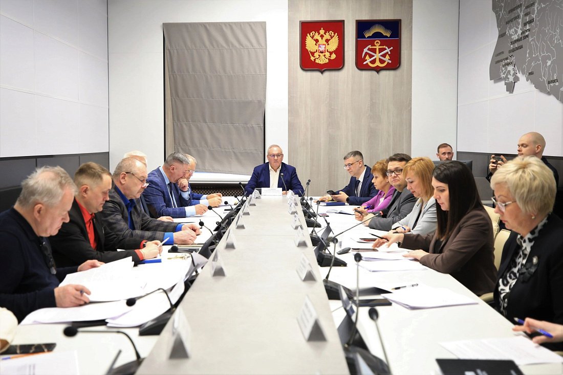 Состоялось заседание комитета по образованию и науке под председательством Алексея Гилярова 