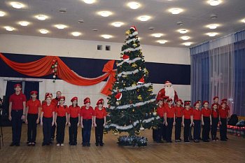 Владимир Мищенко поздравил юнармейцев ЗАТО Александровск с Новым Годом