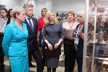 В Мурманске начала работу выставка "На дрейфующих льдах"