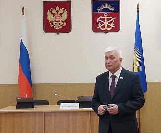 Уважаемые земляки, один из главных принципов работы Мурманской областной Думы является открытость – традиционными стали проведения дней открытых дверей