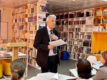 Геннадий Степахно провел внеурочное занятие в рамках социально значимого проекта «Разговоры о важном»