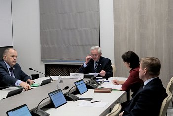 Профильный комитет областной Думы рассмотрел ходатайства о присвоении звания «Город морской доблести» Североморску и Заозерску