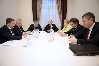 Владимир Мищенко принял участие в заседании Президиума Мурманского регионального Совета руководителей Партии "Единая Россия" 