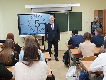 2 сентября, в преддверии памятной даты, совместно с режиссёром Андреем Андреевичем Сычёвым провели заседание "Исторической гостиной" в Мурманском медицинском колледже