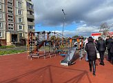 Юрий Шадрин проверил строящиеся детские площадки в г. Североморске