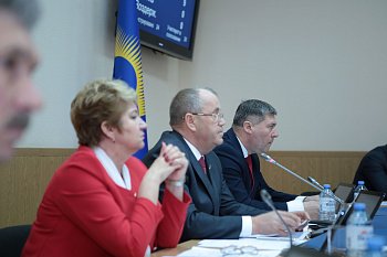 Мурманская областная Дума начала очередное заседание