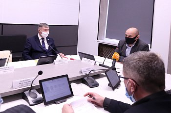 Владимир Мищенко принял участие в заседании комитета по экономической политике, энергетике и жилищно-коммунальному хозяйству