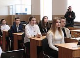 Областную Думу посетили мурманские школьники