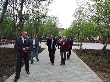 Председатель областной Думы Сергей Дубовой совершил рабочую поездку в Печенгский район