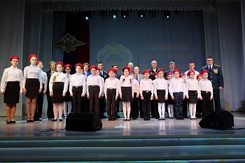 Депутаты регионального парламента в Коле приняли участие в торжественном мероприятии, посвященном годовщине образования войсковой части